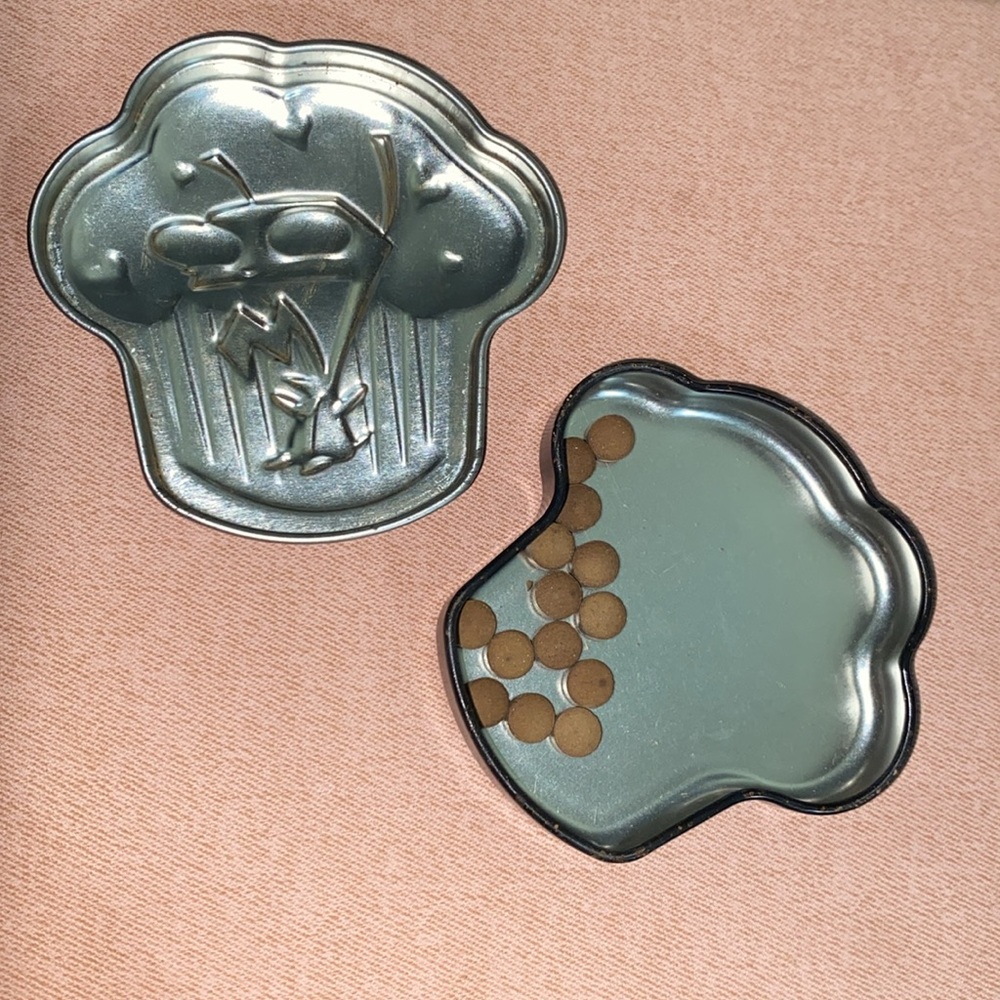Gir RARE Candy Metal Tin Hot Topic - Picture 5 of 5